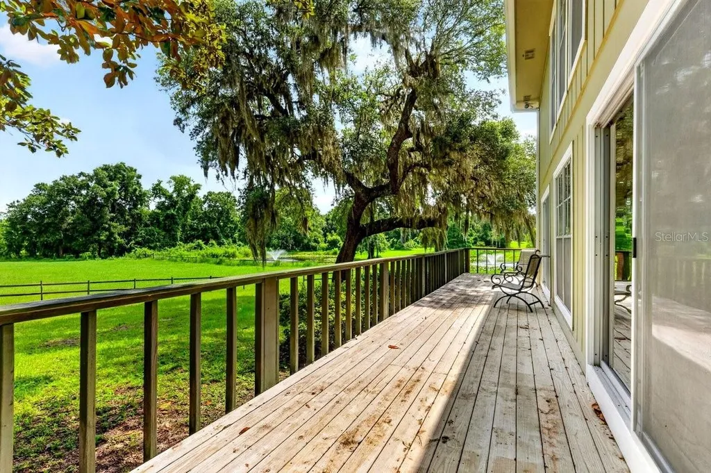 1980 Lake Hires Road De Leon Springs FL 32130