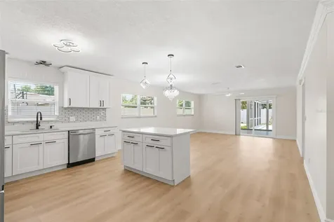 4828 22nd Avenue N St Petersburg FL 33713