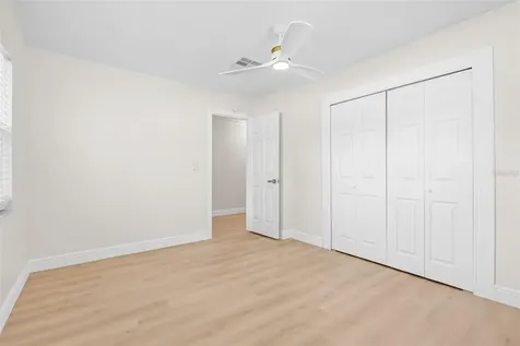 4828 22nd Avenue N St Petersburg FL 33713