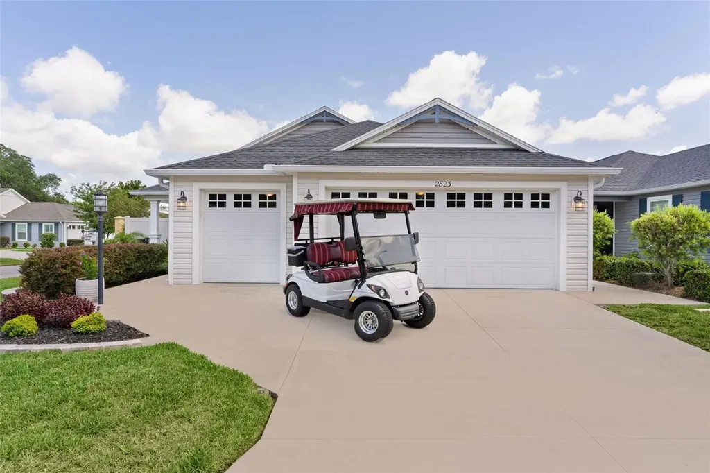 2823 Christopher Court The Villages FL 32163