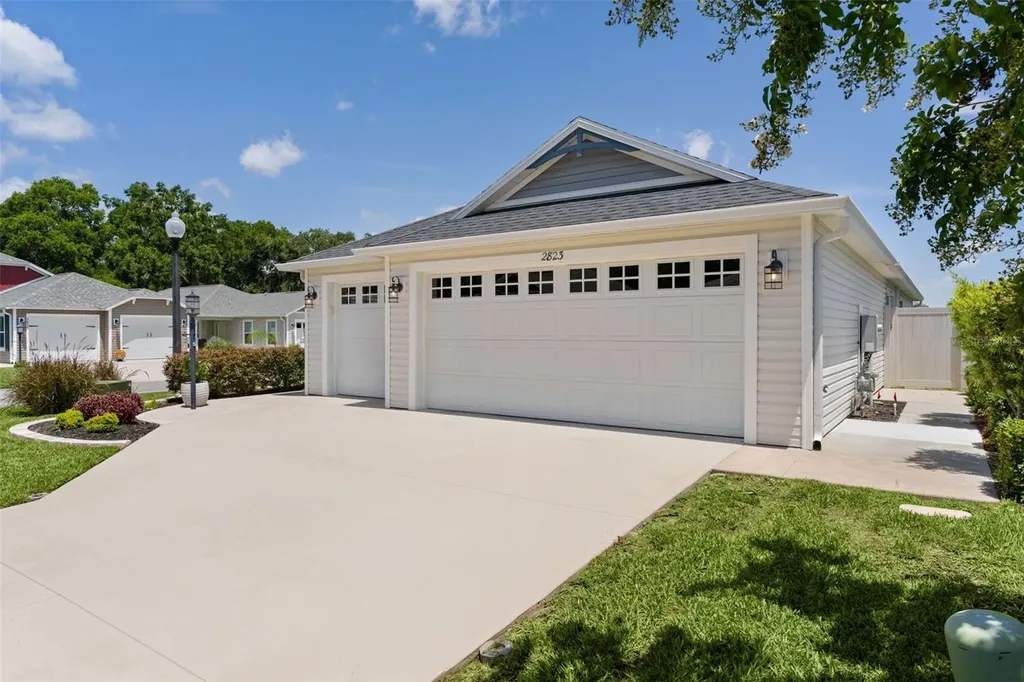 2823 Christopher Court The Villages FL 32163
