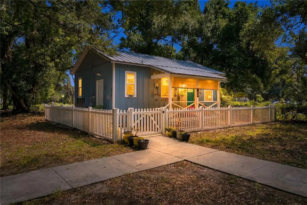 559 18th Street E Bradenton FL 34208