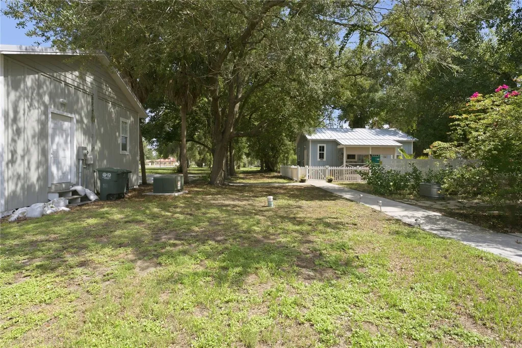 559 18th Street E Bradenton FL 34208