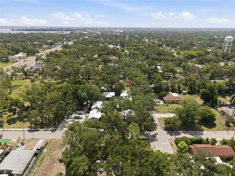 559 18th Street E Bradenton FL 34208