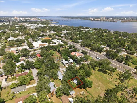 559 18th Street E Bradenton FL 34208