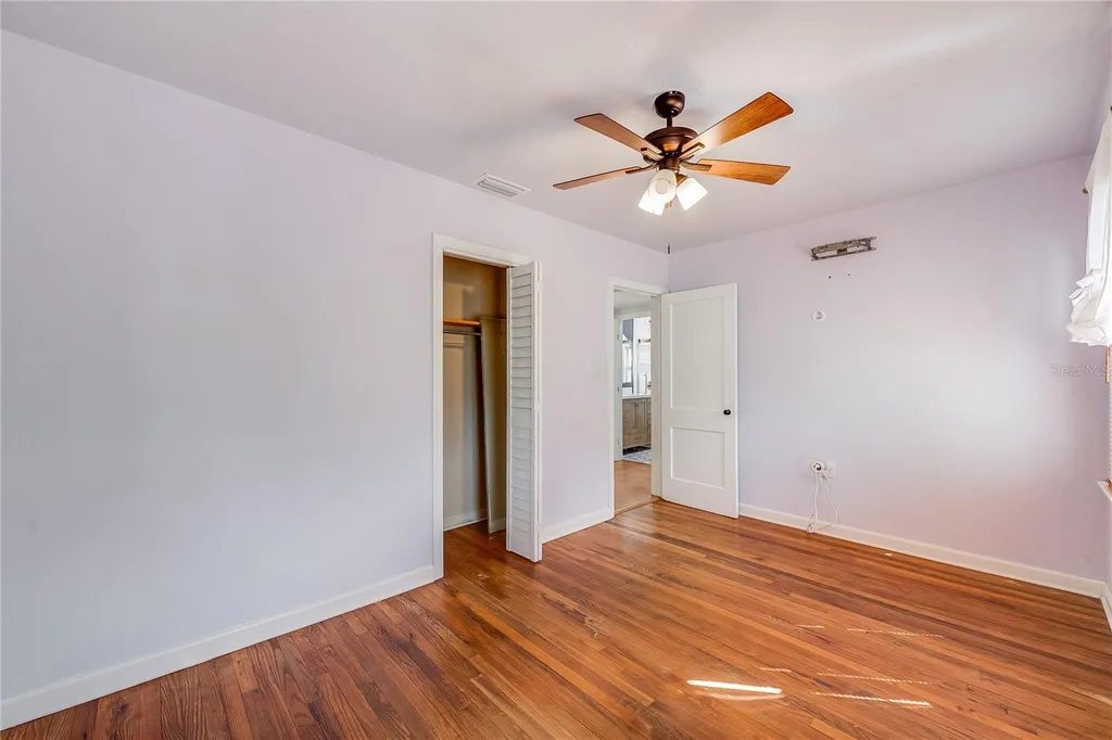 1010 W Berry Avenue Tampa FL 33603