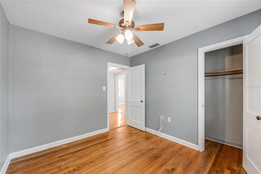 1010 W Berry Avenue Tampa FL 33603