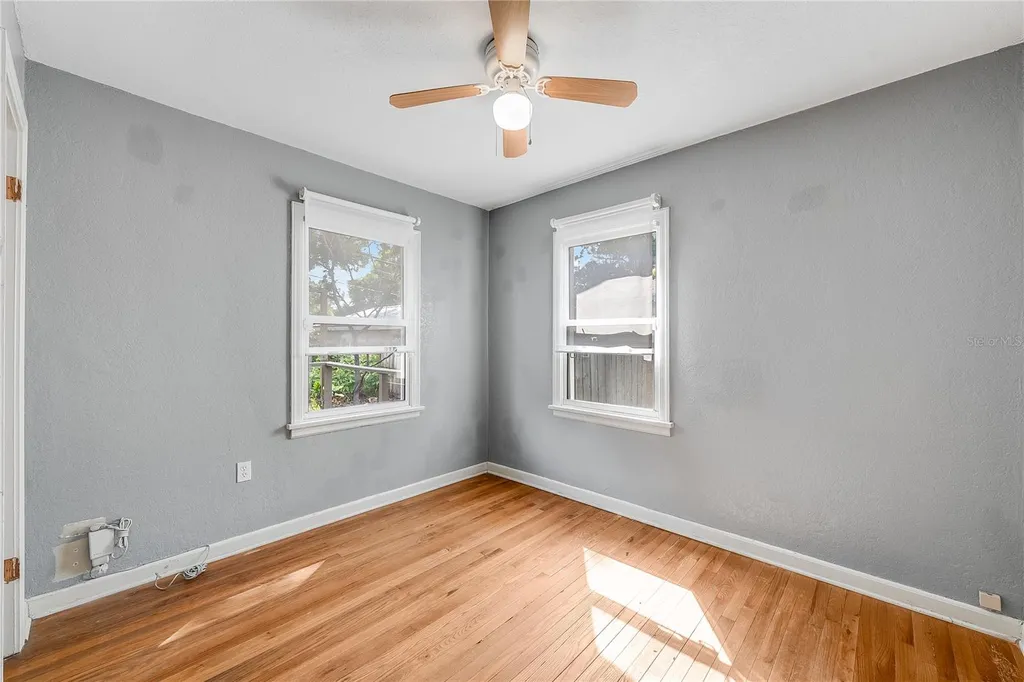 1010 W Berry Avenue Tampa FL 33603