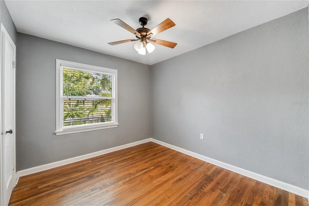 1010 W Berry Avenue Tampa FL 33603