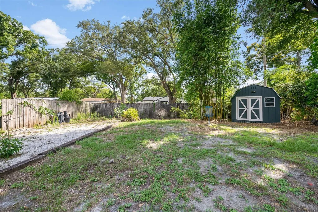 1010 W Berry Avenue Tampa FL 33603