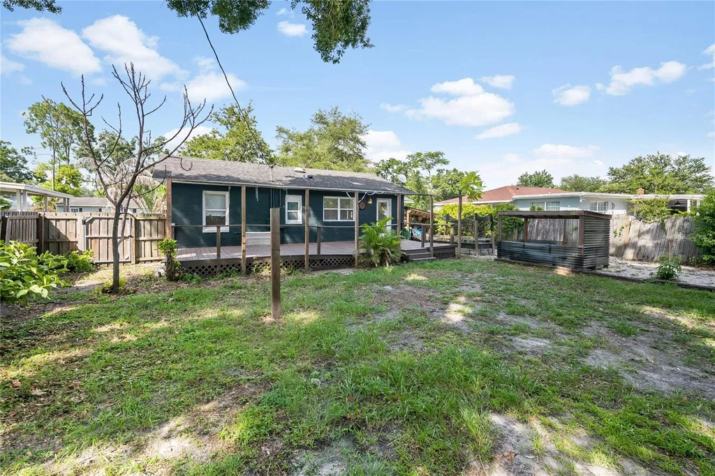 1010 W Berry Avenue Tampa FL 33603