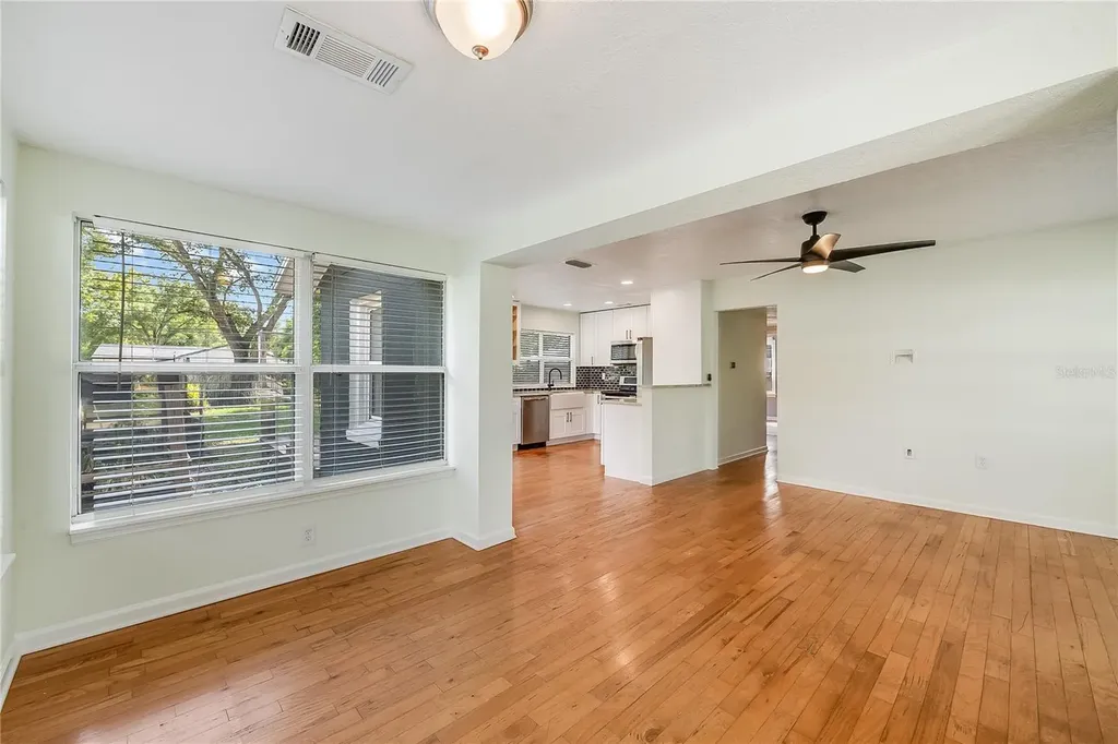 1010 W Berry Avenue Tampa FL 33603