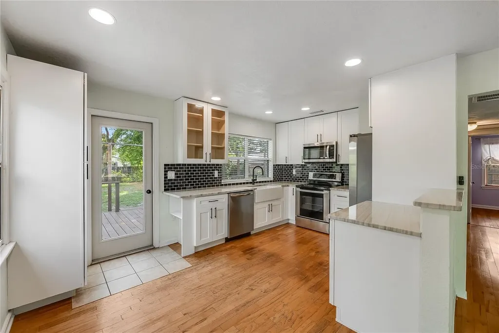 1010 W Berry Avenue Tampa FL 33603