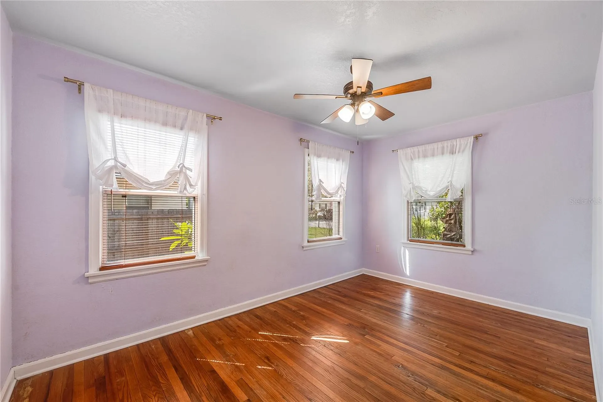 1010 W Berry Avenue Tampa FL 33603