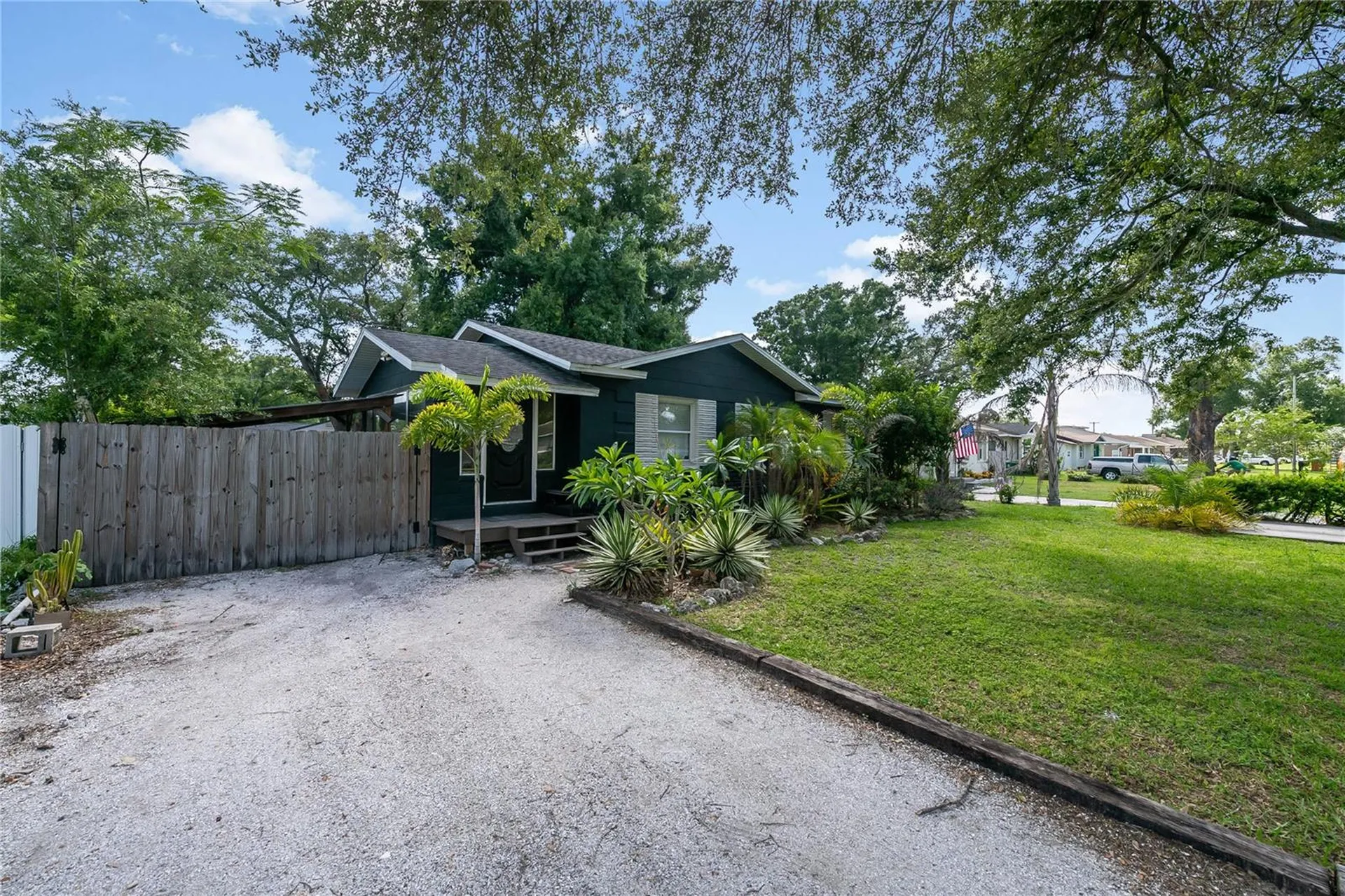1010 W Berry Avenue Tampa FL 33603