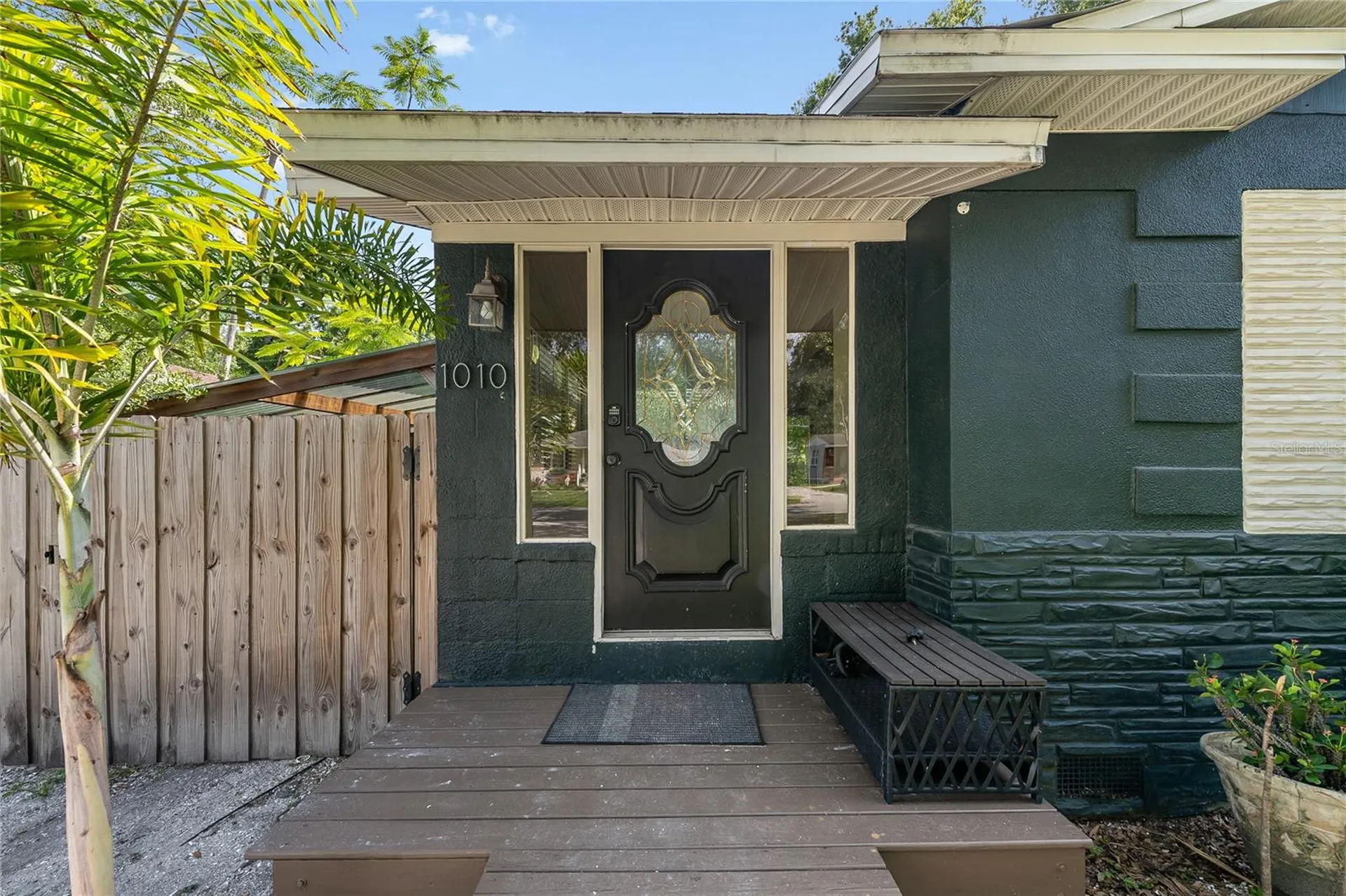 1010 W Berry Avenue Tampa FL 33603