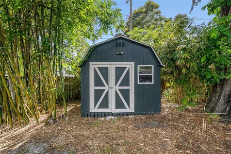 1010 W Berry Avenue Tampa FL 33603