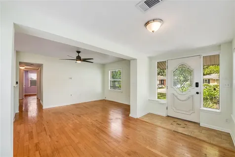 1010 W Berry Avenue Tampa FL 33603