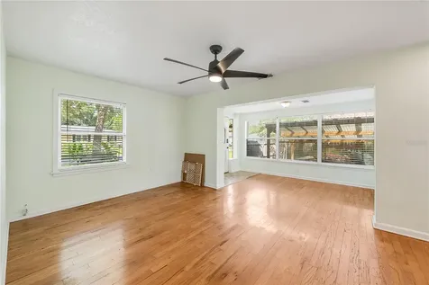 1010 W Berry Avenue Tampa FL 33603