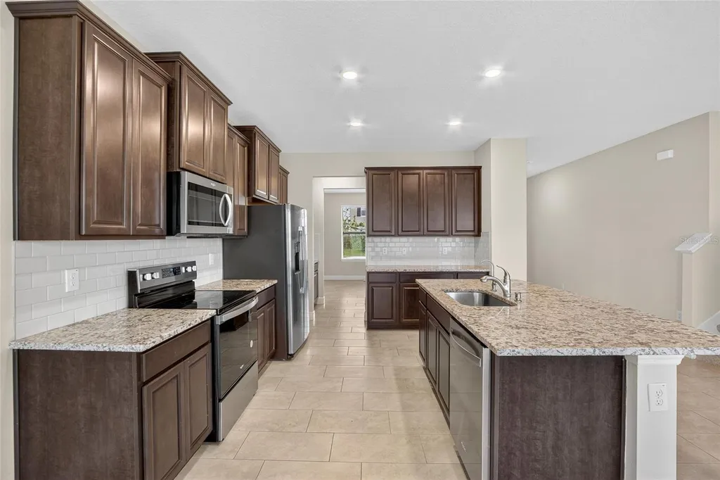 2546 Warren Acres Boulevard Wesley Chapel FL 33543