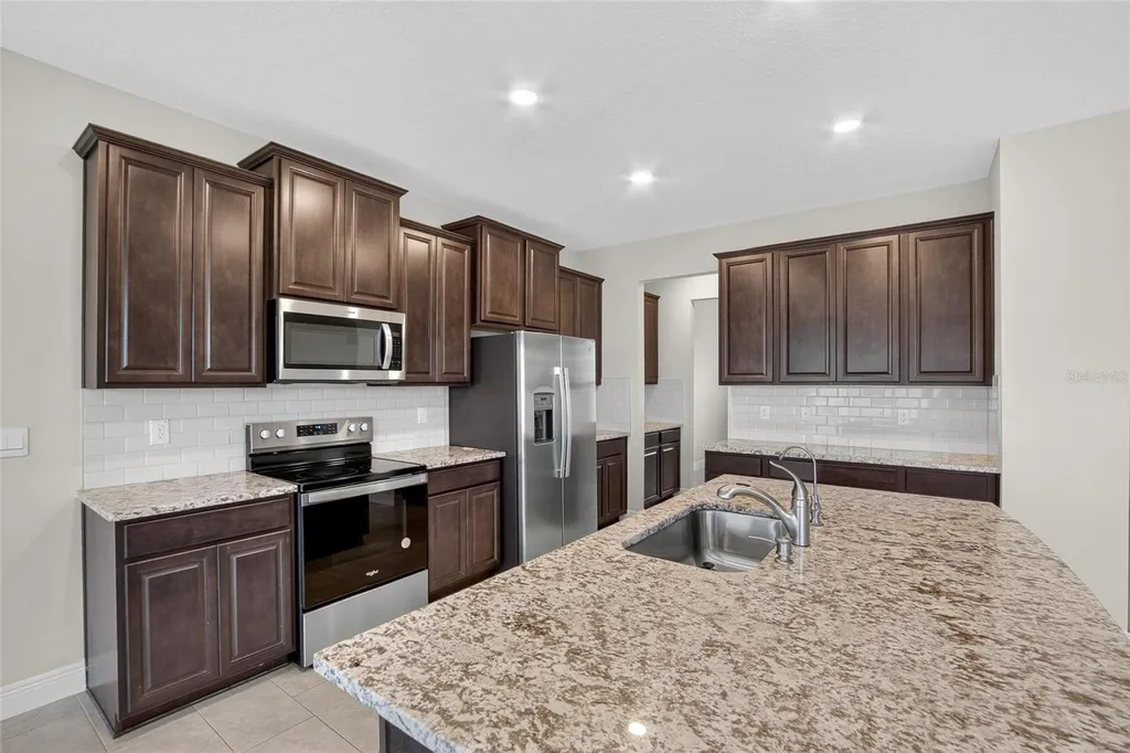 2546 Warren Acres Boulevard Wesley Chapel FL 33543