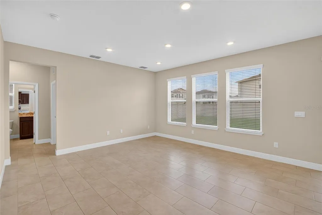 2546 Warren Acres Boulevard Wesley Chapel FL 33543