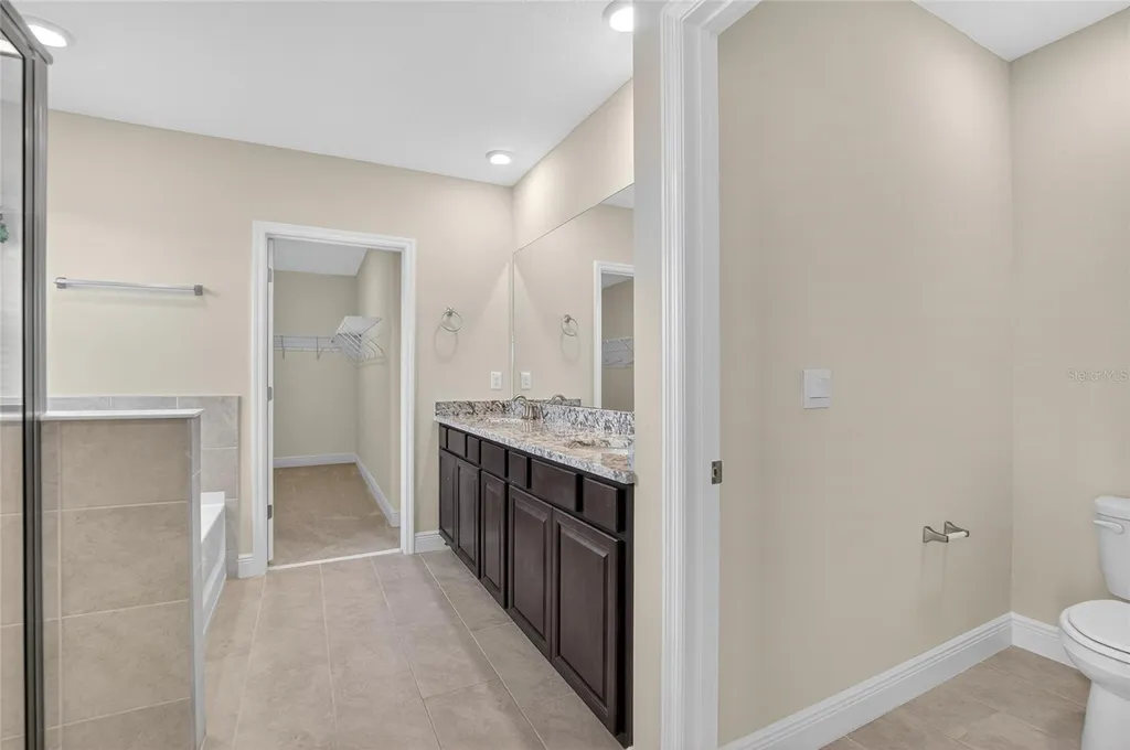 2546 Warren Acres Boulevard Wesley Chapel FL 33543