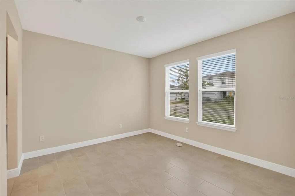 2546 Warren Acres Boulevard Wesley Chapel FL 33543