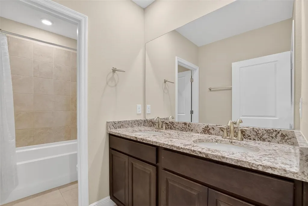2546 Warren Acres Boulevard Wesley Chapel FL 33543