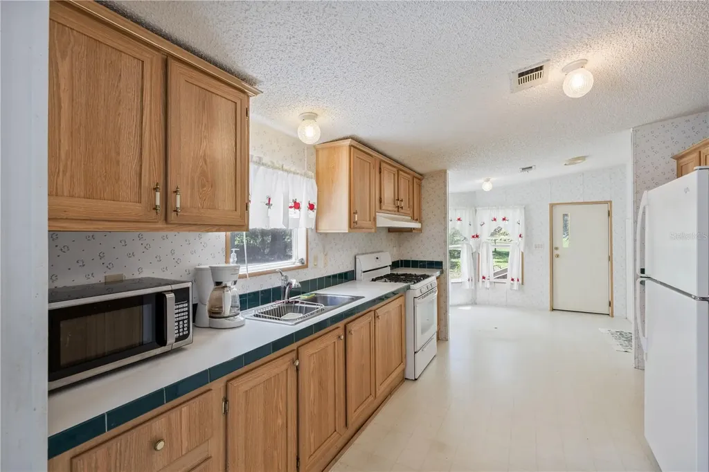 2786 NE 33rd Place Coleman FL 33521