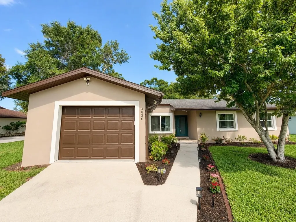 4820 Sunday Court Sarasota FL 34235