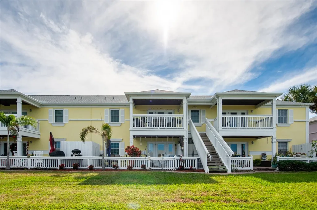 237 Seahorse Drive SE St Petersburg FL 33705