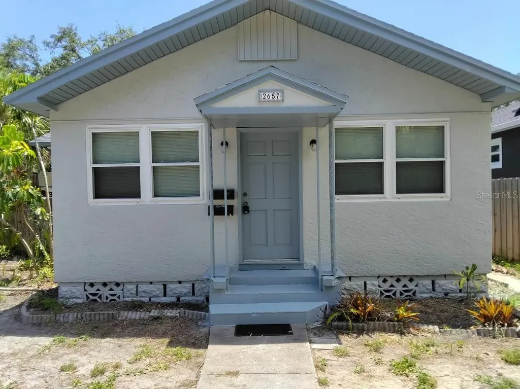 2657 Bayside Drive S St Petersburg FL 33705