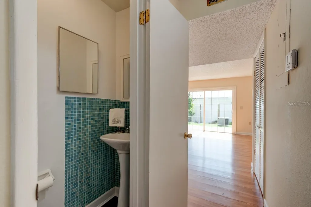 621 W Indiana Avenue Deland FL 32720
