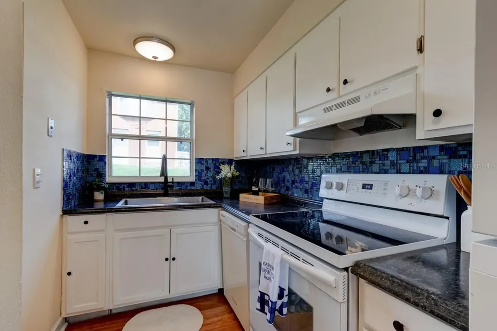 621 W Indiana Avenue Deland FL 32720
