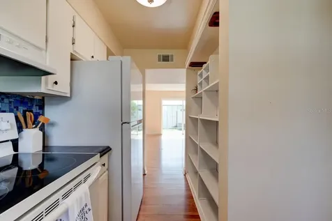 621 W Indiana Avenue Deland FL 32720