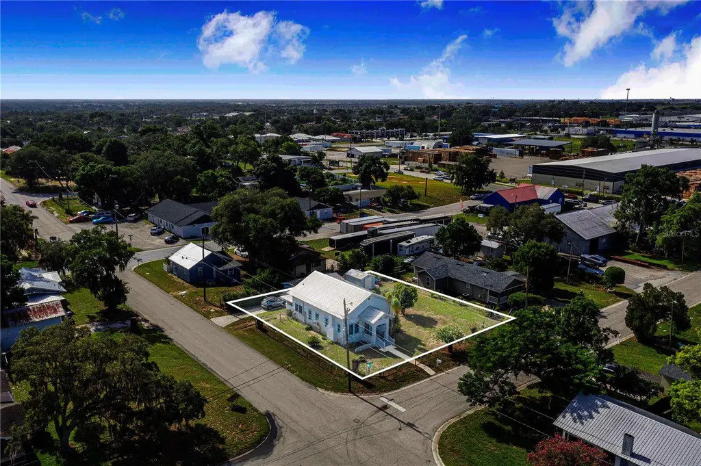 229 N 13th Street Haines City FL 33844