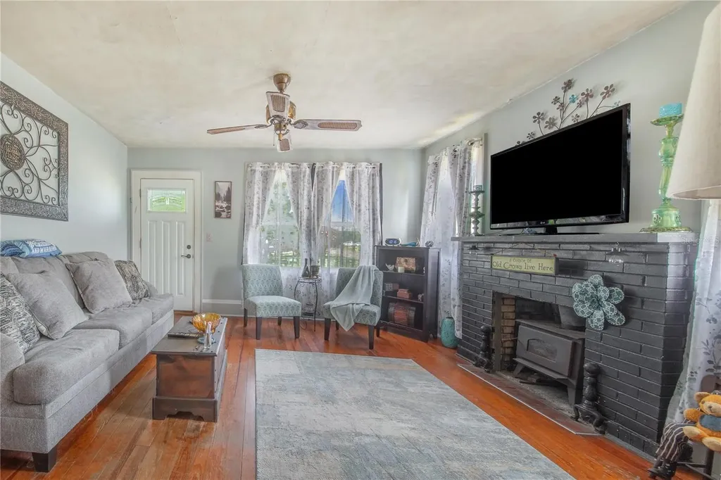 229 N 13th Street Haines City FL 33844
