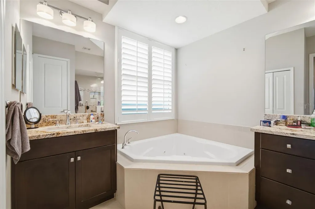 621 Regatta Way Bradenton FL 34208