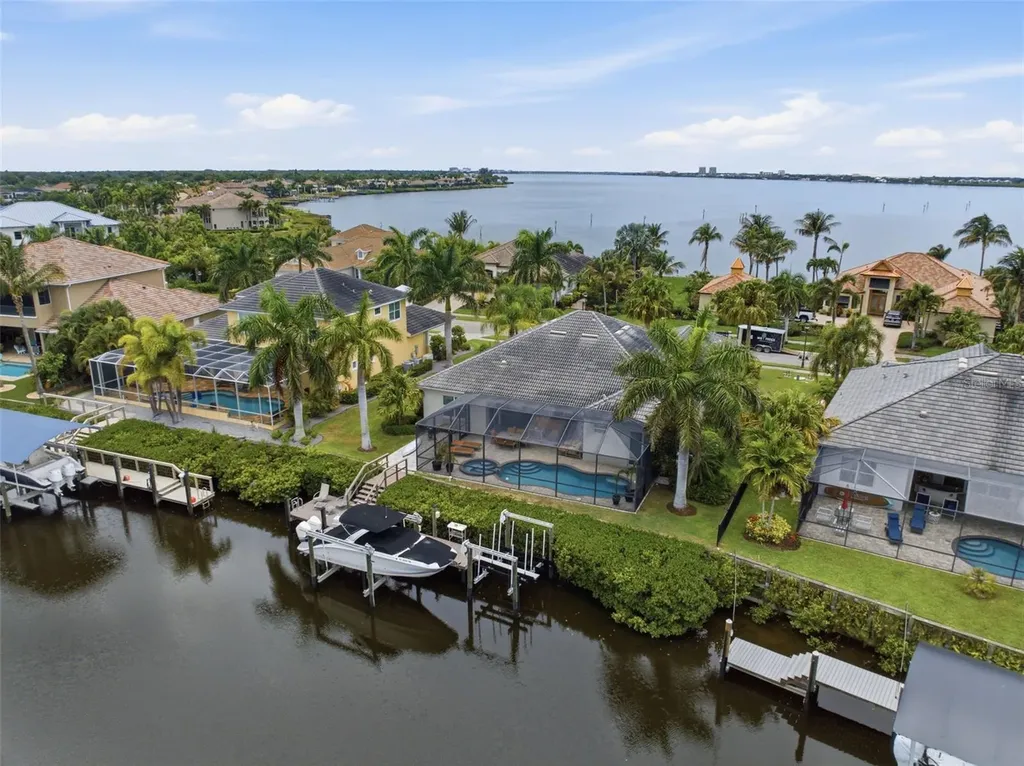 621 Regatta Way Bradenton FL 34208