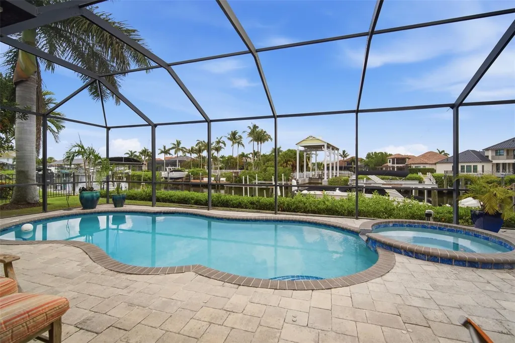 621 Regatta Way Bradenton FL 34208