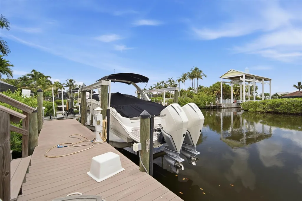 621 Regatta Way Bradenton FL 34208