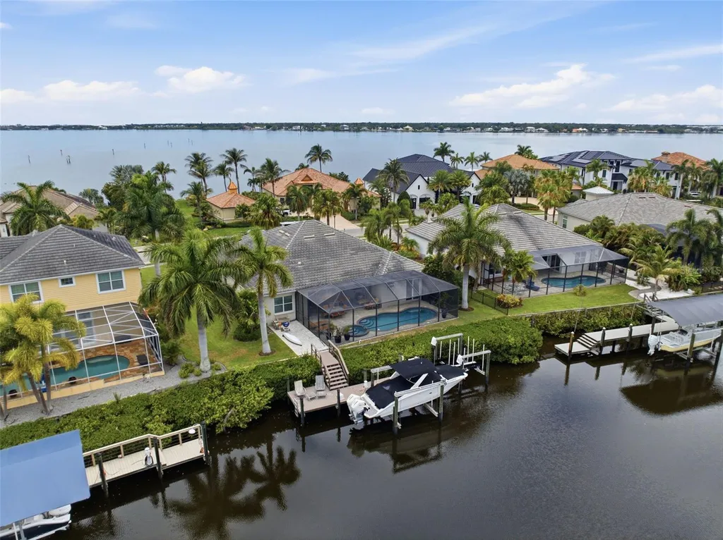 621 Regatta Way Bradenton FL 34208