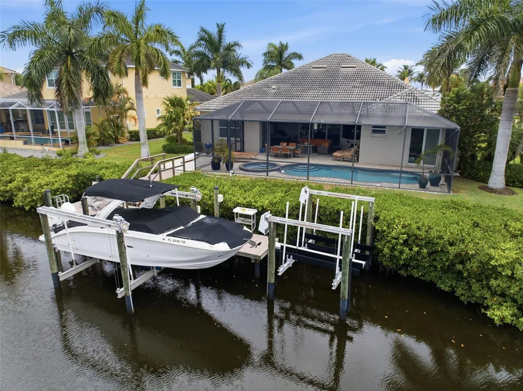 621 Regatta Way Bradenton FL 34208