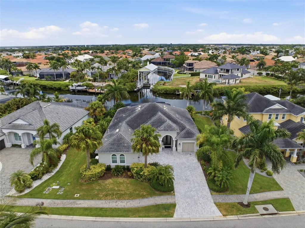 621 Regatta Way Bradenton FL 34208