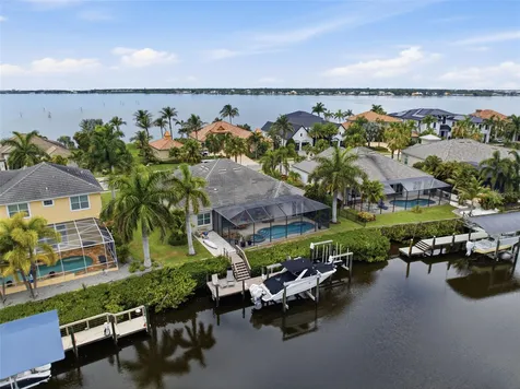 621 Regatta Way Bradenton FL 34208