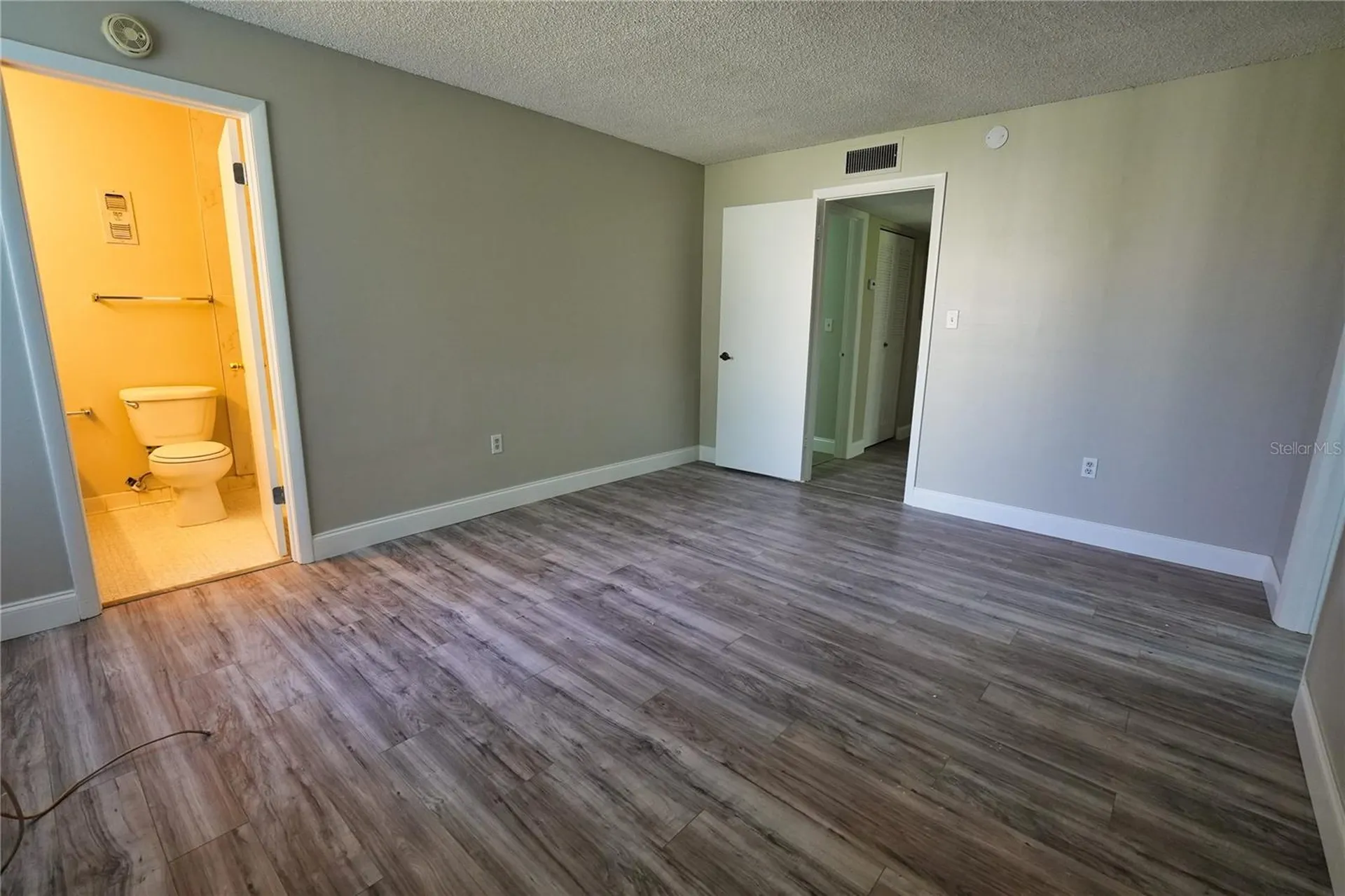 512 Orange Drive Altamonte Springs FL 32701