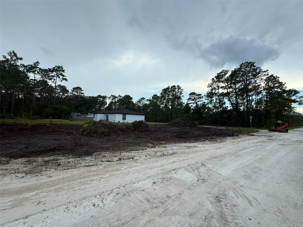 1693 8th Avenue Deland FL 32724