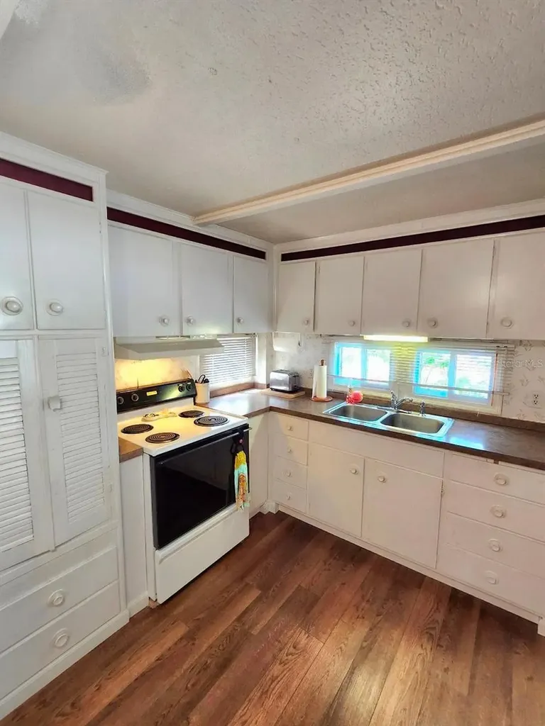 1715 Illinois Avenue Bradenton FL 34207