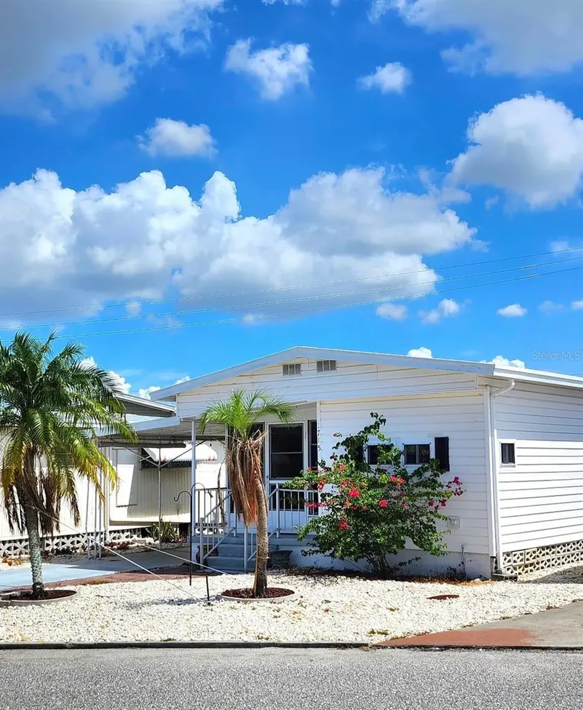 1715 Illinois Avenue Bradenton FL 34207